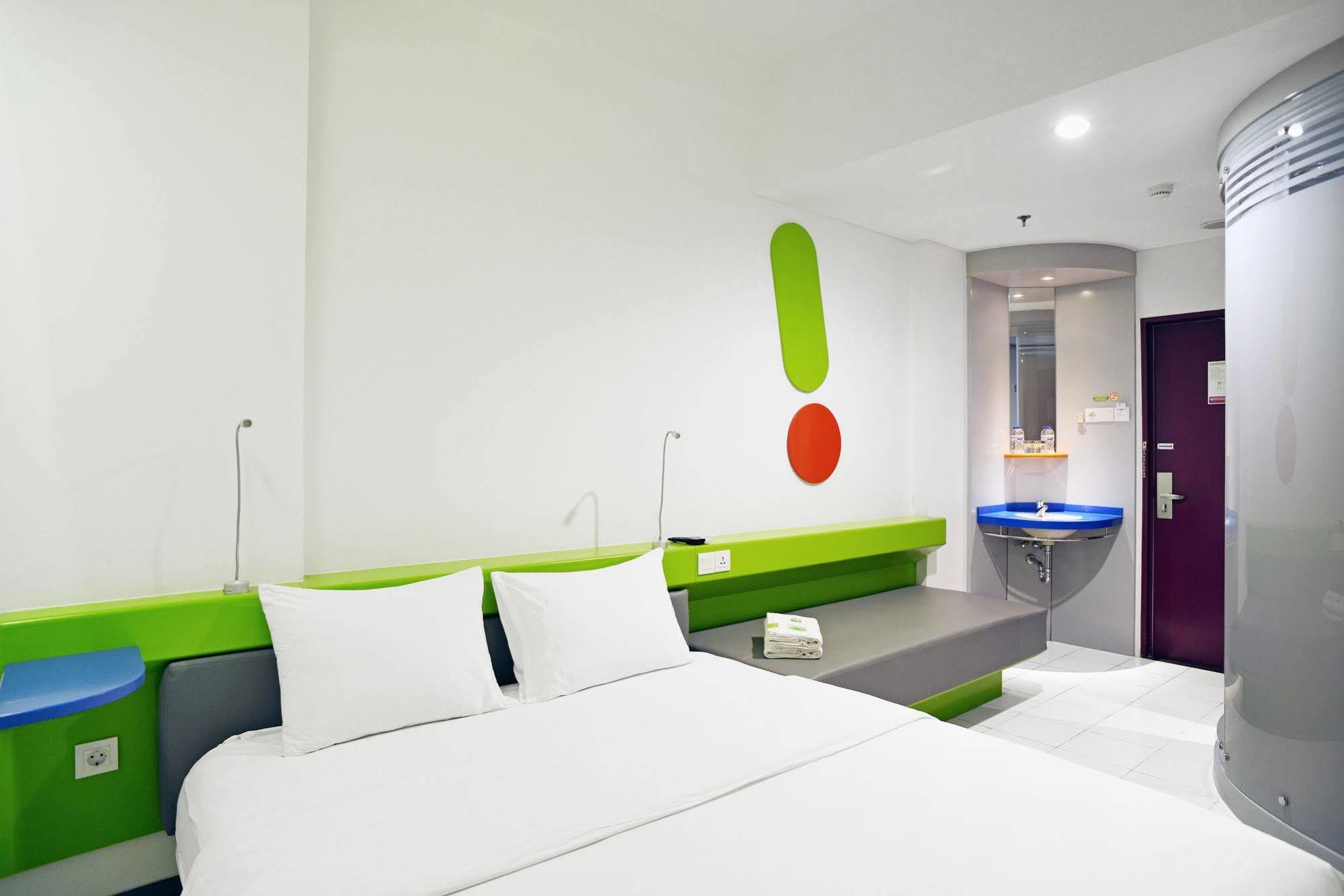 Pop! Hotel Kemang Jakarta Luaran gambar